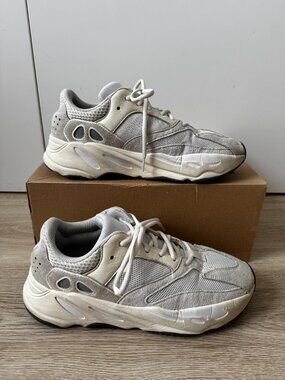 Adidas Yeezy Boost 700 “Analog” – Men’s Size 10